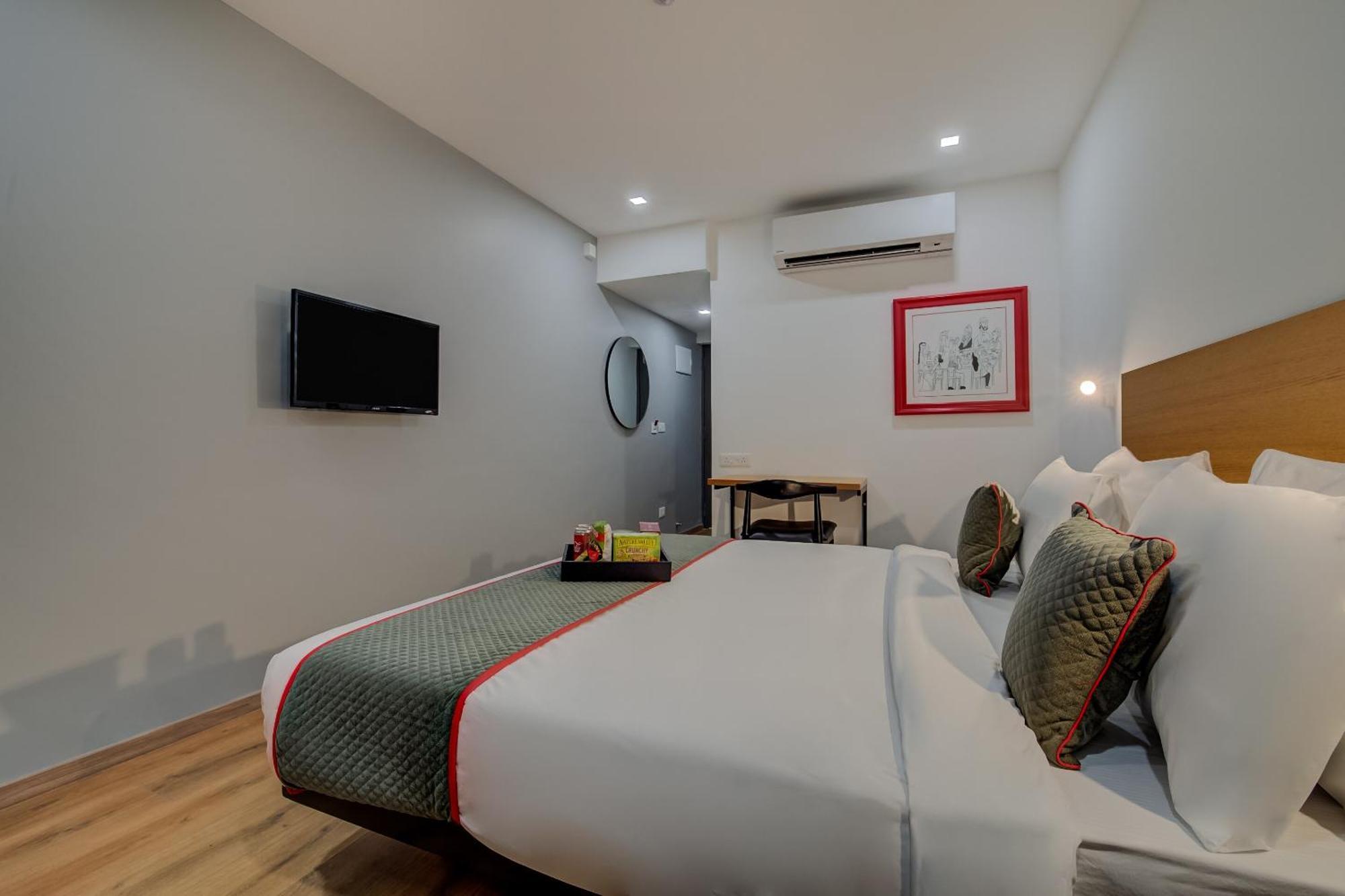 Super Townhouse Mg Road Pune Exterior foto