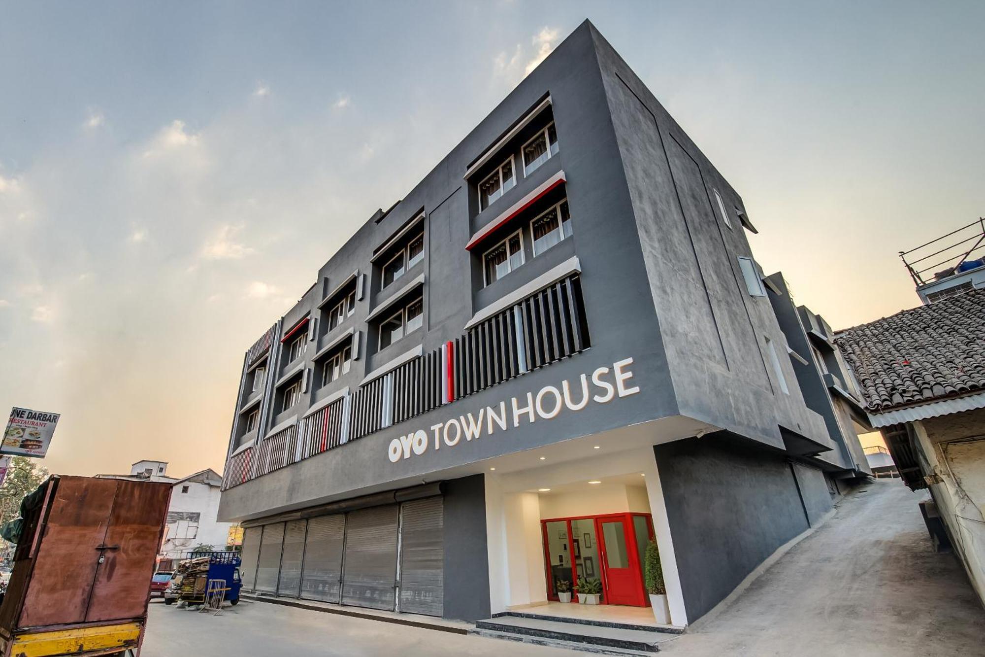 Super Townhouse Mg Road Pune Exterior foto