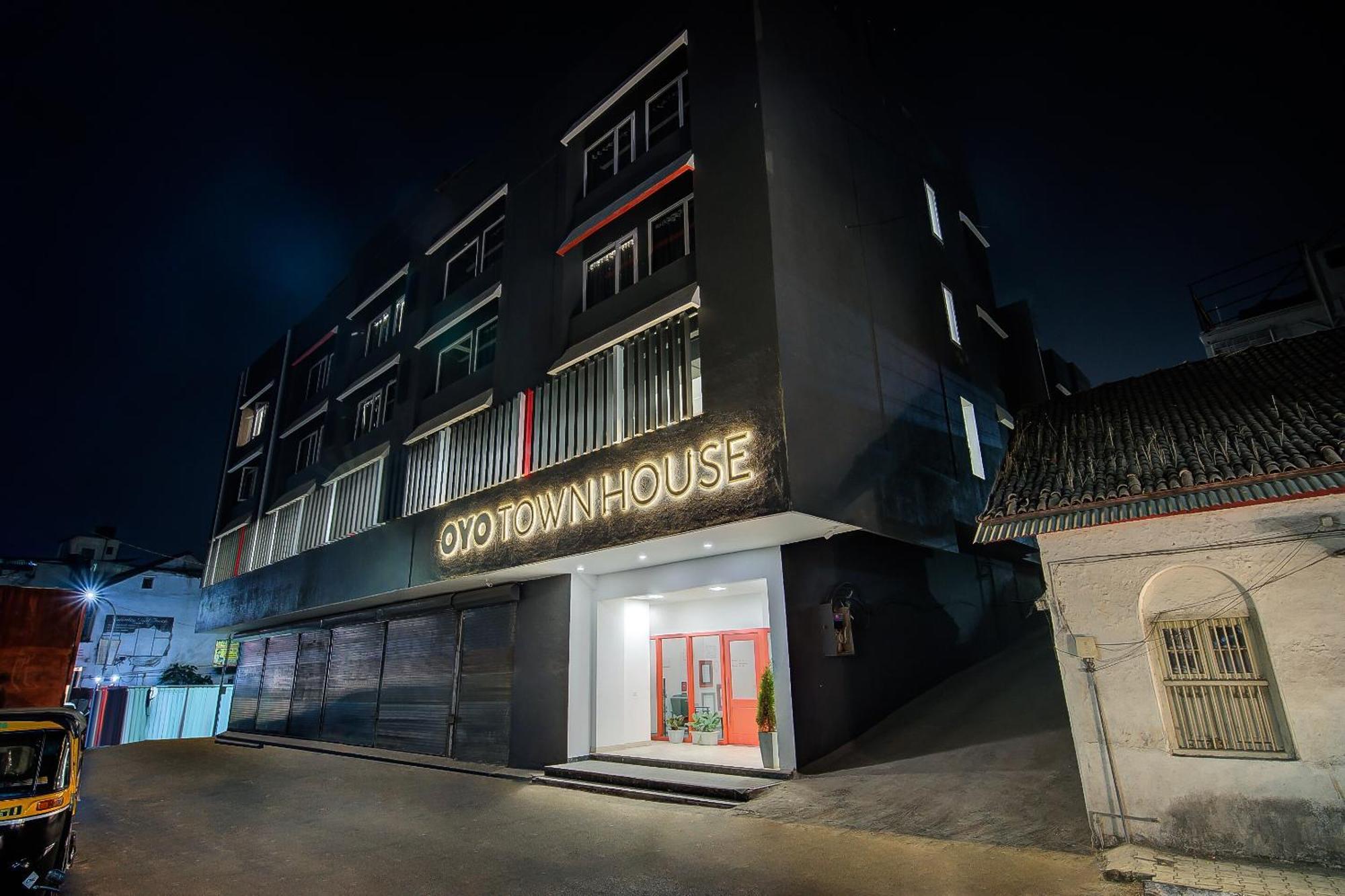 Super Townhouse Mg Road Pune Exterior foto