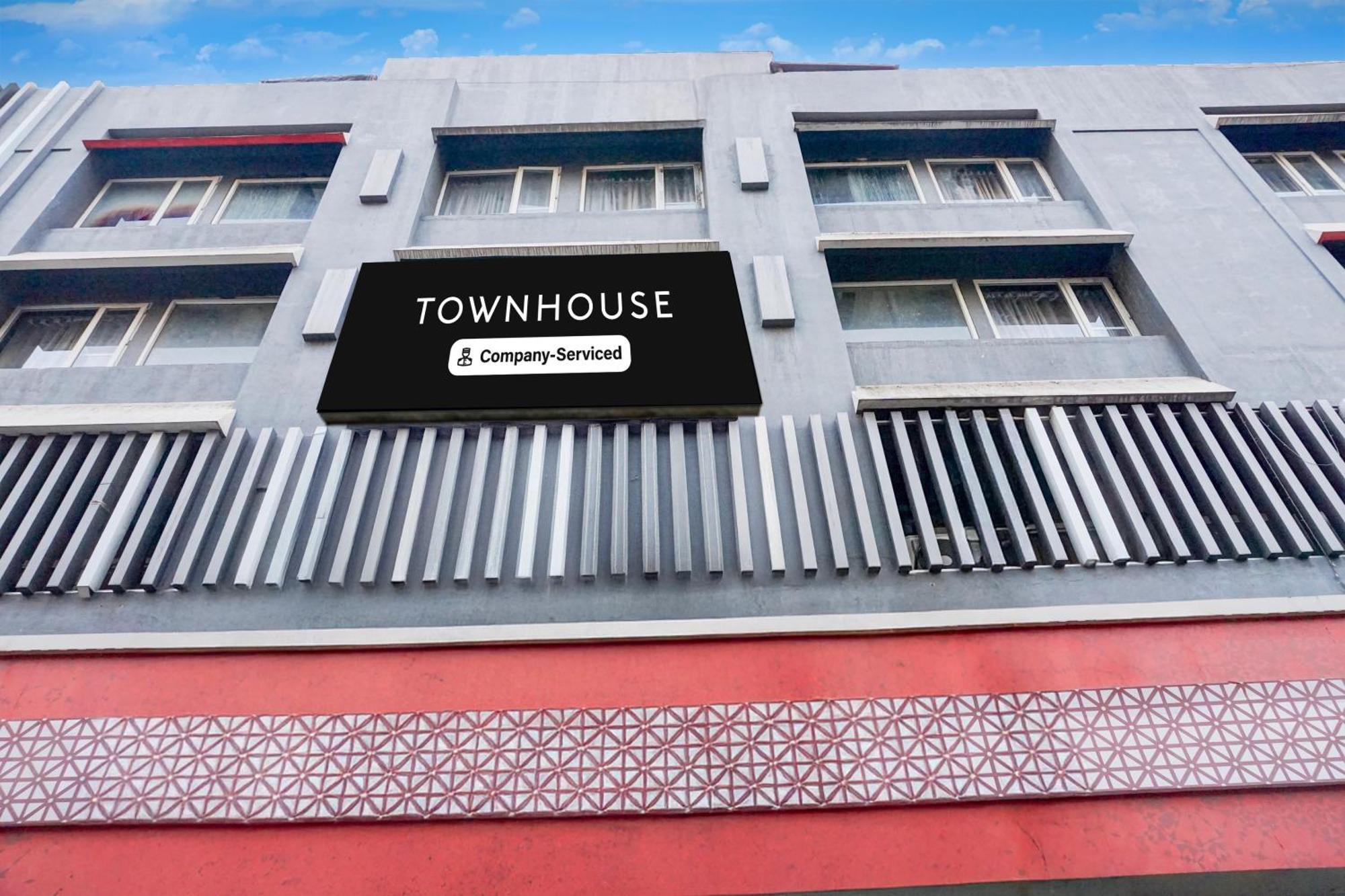 Super Townhouse Mg Road Pune Exterior foto