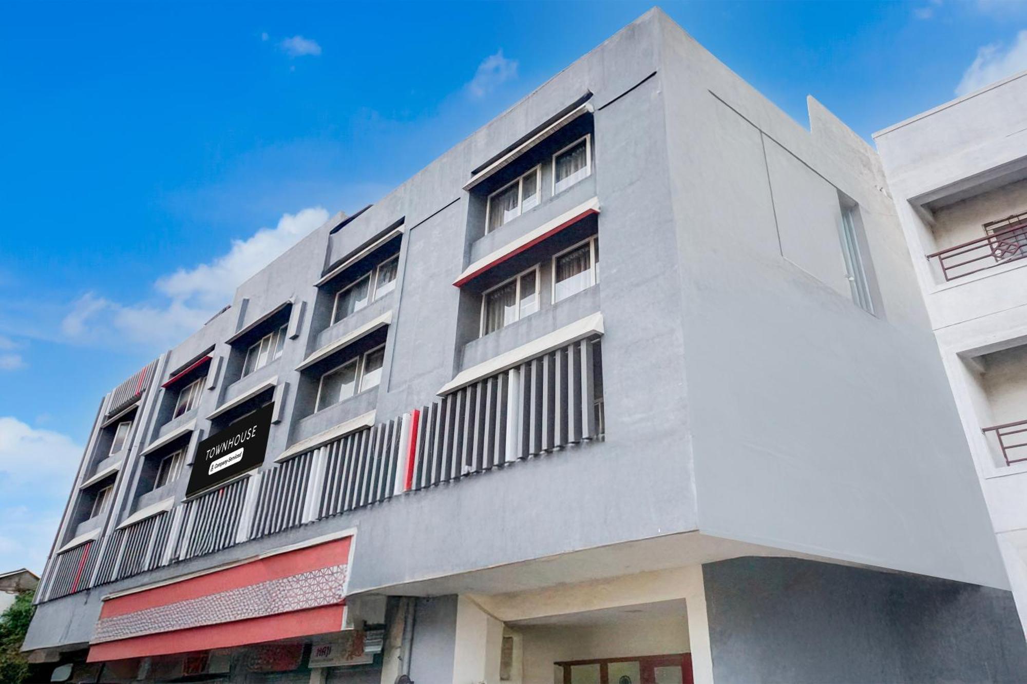 Super Townhouse Mg Road Pune Exterior foto