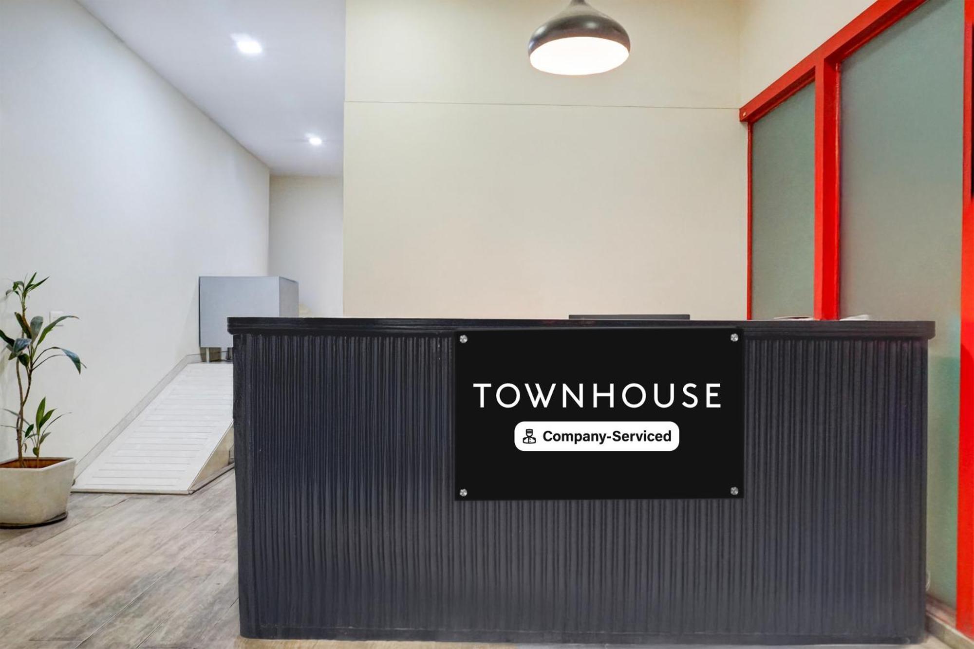 Super Townhouse Mg Road Pune Exterior foto