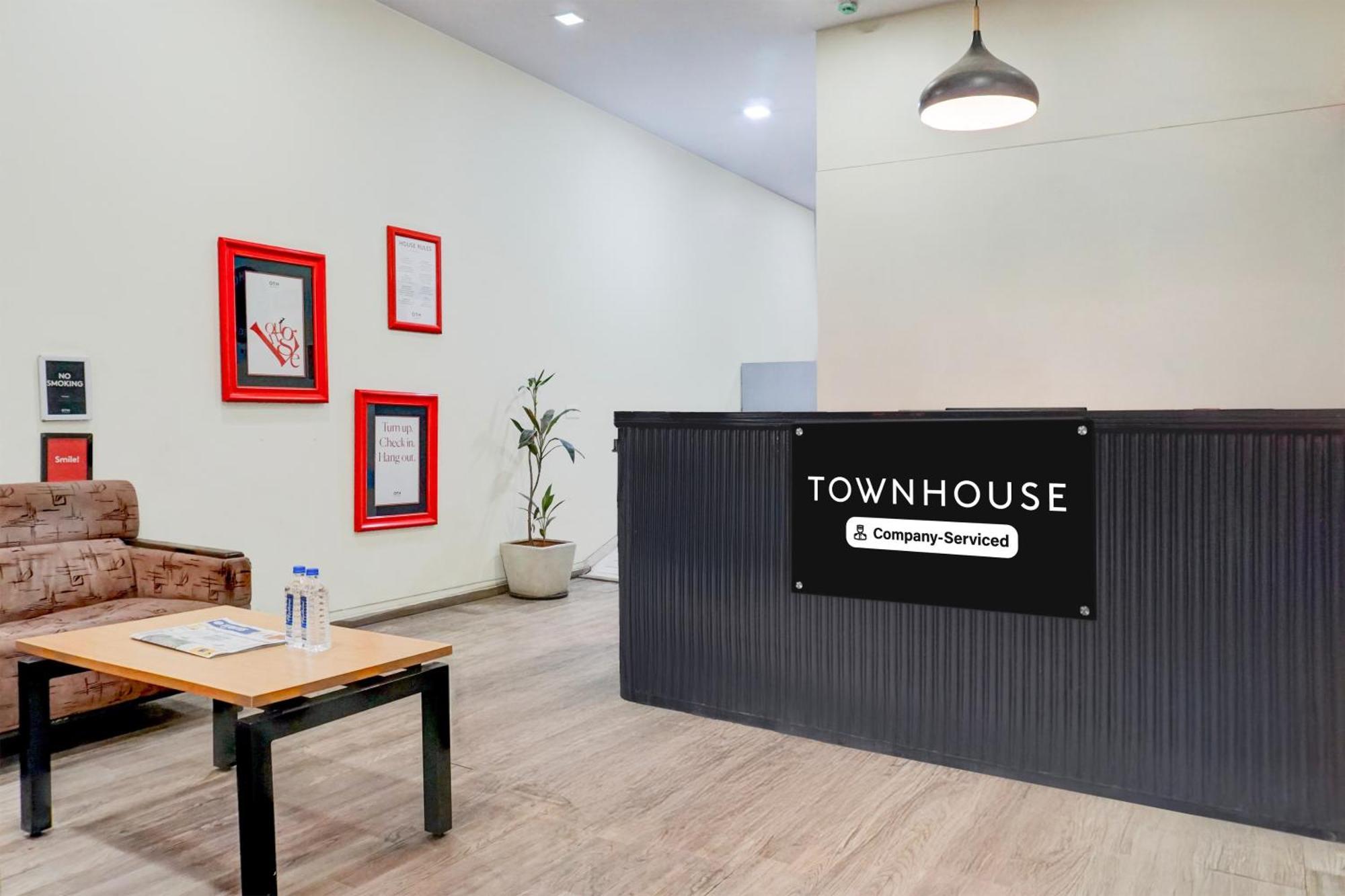 Super Townhouse Mg Road Pune Exterior foto