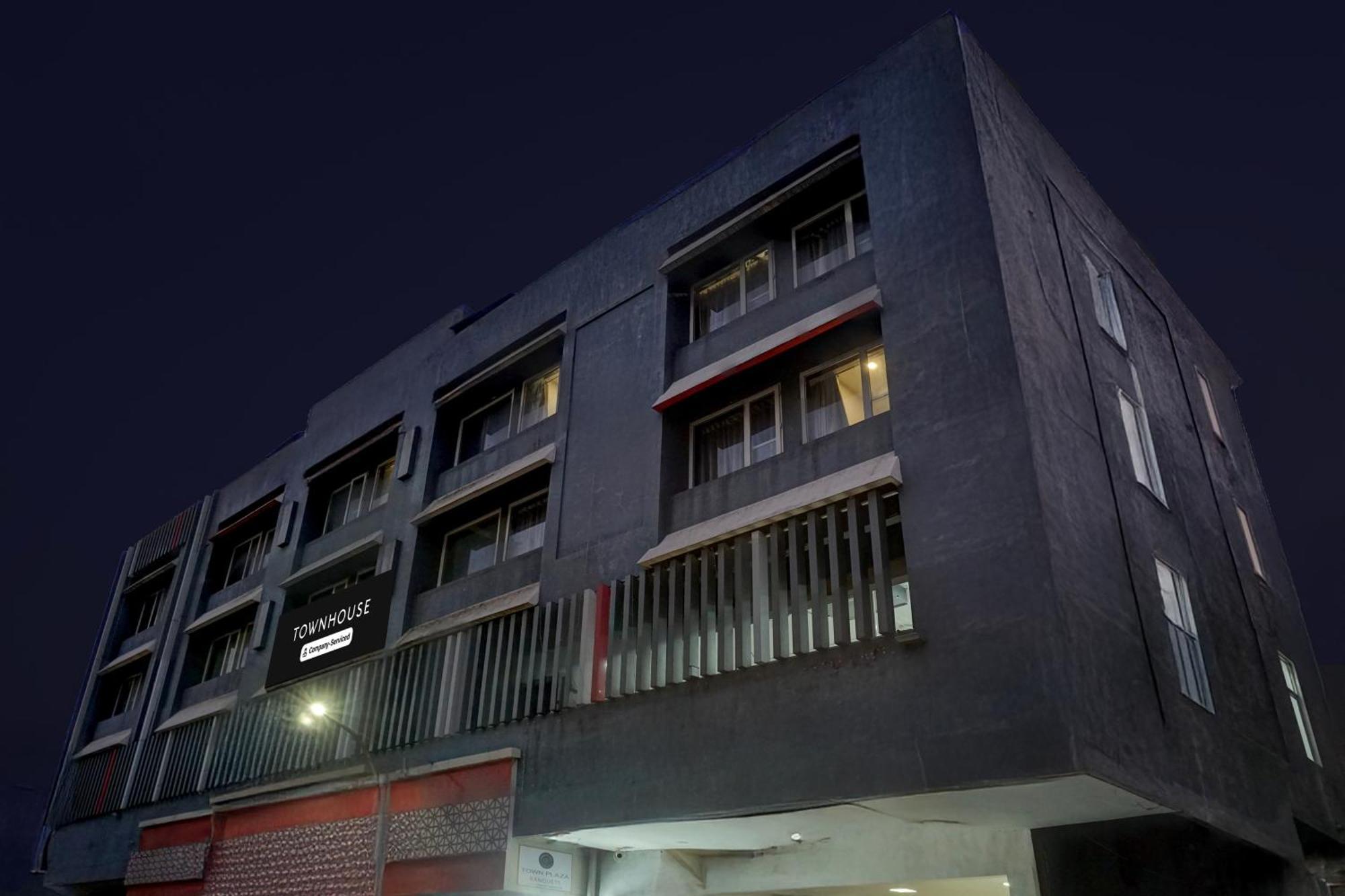 Super Townhouse Mg Road Pune Exterior foto